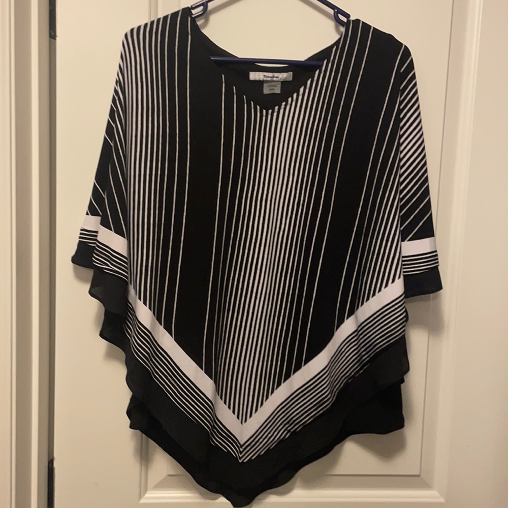 Black and white flowy dress top.